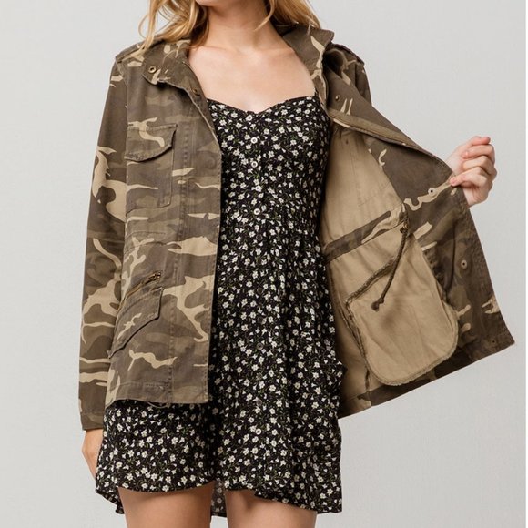 SKY AND SPARROW Camo Womens Anorak Jacket - Picture 2 of 6